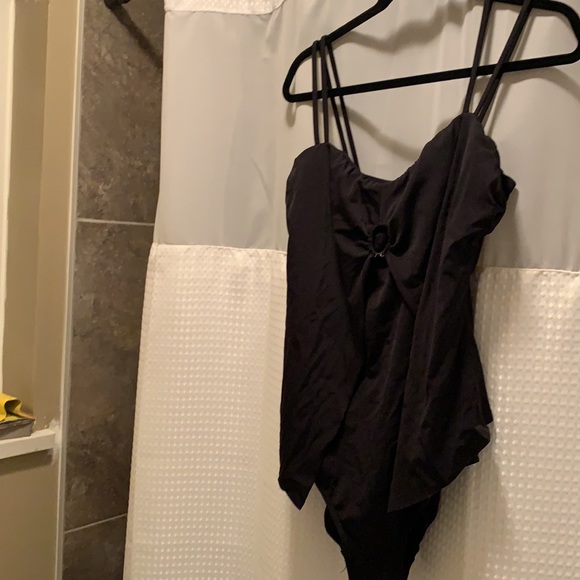 Swim suit - Picture 8 of 8